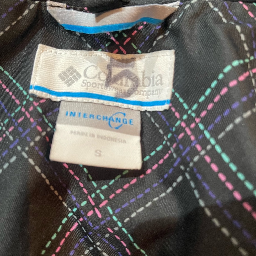 Columbia Women's Black Plaid Ski Jacket with Green Zipper - Picture 2 of 8
